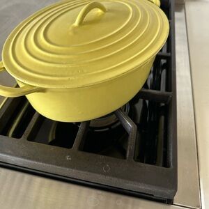 Vintage Cast Iron Dutch Oven engraved made in  Belgium 4 1/2 Quart capacity